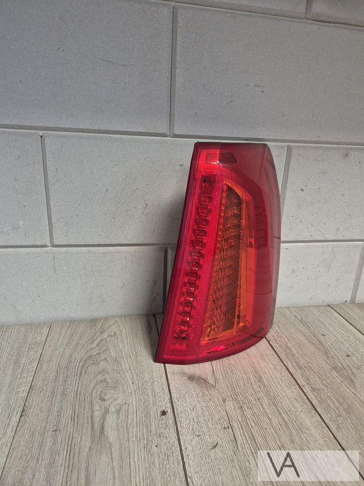 Cadillac BLS wagon station achterlicht rechts 12769883 €999 – Foto 2