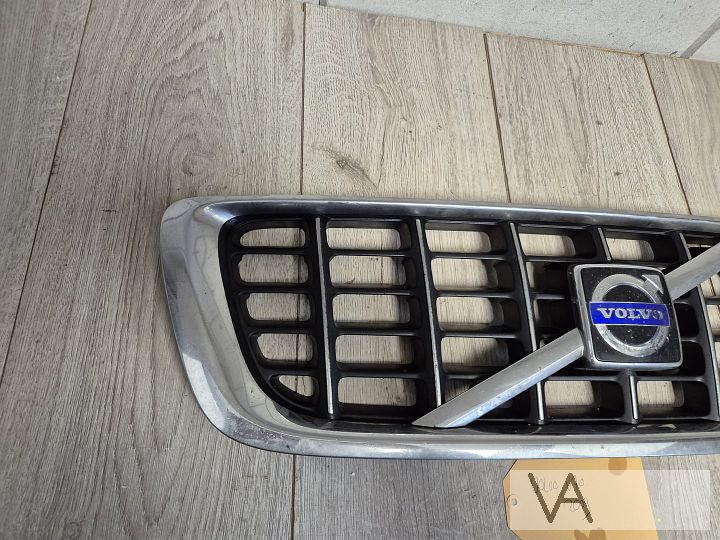 Volvo V70 en S80 2007 - 2012 grille in voorbumper €100 – Foto 2