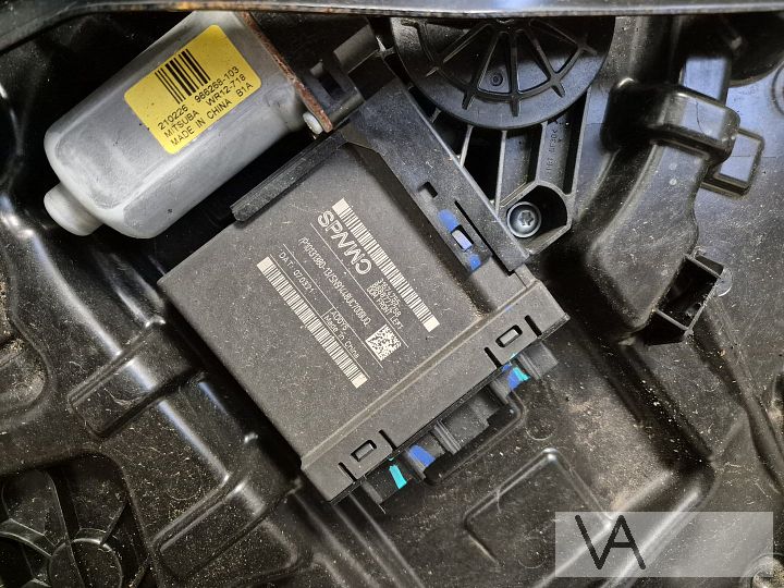 Lynk & co 01 2020 - 2025 raammechanisme links voor €40 – Foto 3