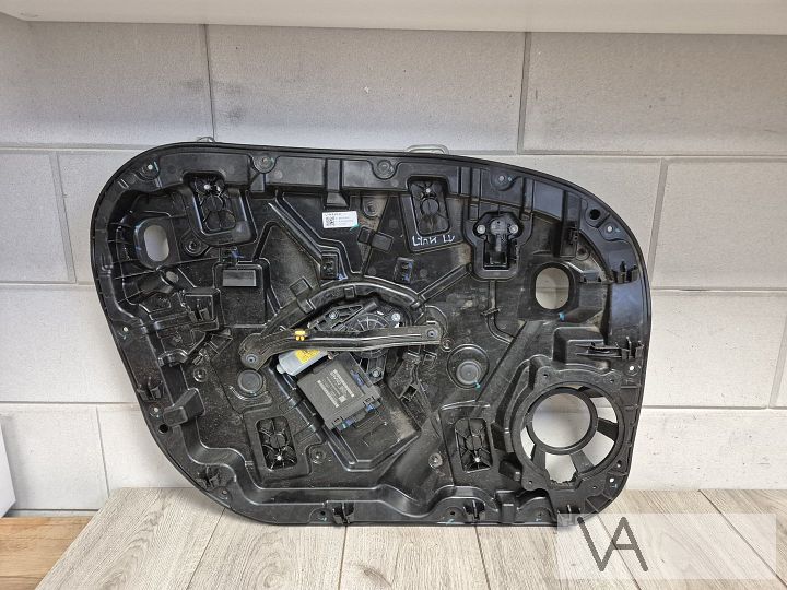 Lynk & co 01 2020 - 2025 raammechanisme links voor €40