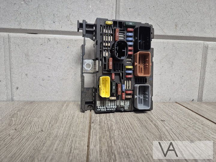 Peugeot 407 3008 Citroen C4 C5 zekeringkast BSM 9664705980