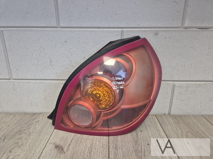 Nissan Almera hatchback 2003 - 2007 achterlicht rechts €150