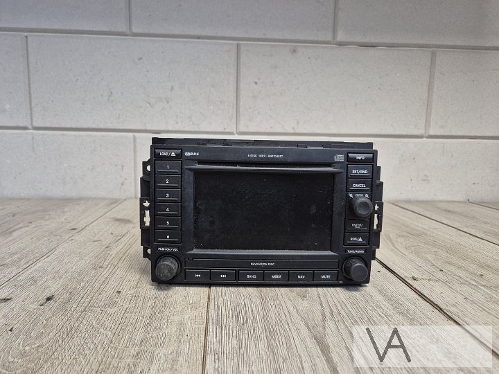 Chrysler 300c 2004 - 2010 radio navigatie 05064191ad €200