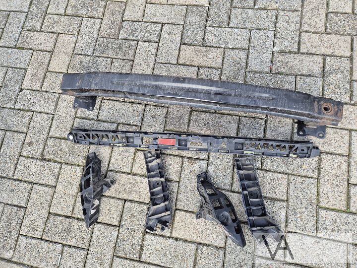 Seat Leon 5f 2013 - 2021 bumperbalk met bumpergeleiders €50 – Foto 2