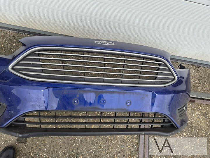 Ford Focus 3 facelift voorbumper 2015 - 2020 met grille €350 – Foto 4