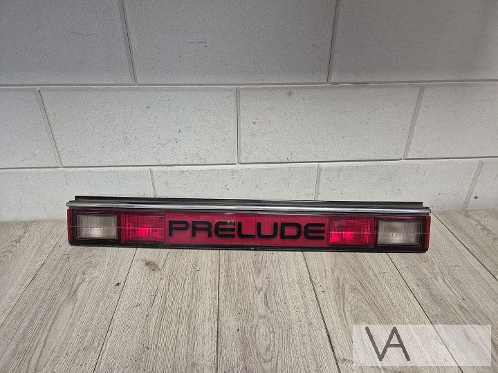 Honda Prelude achterlicht balk middelste deel Bassie&adriaan