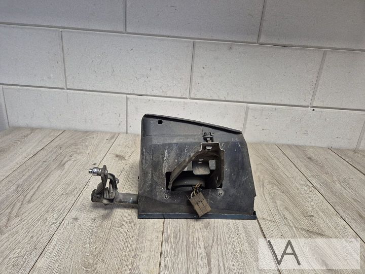 Porsche 924 1976 - 1986 koplamp links met frame en kap €100 – Foto 3