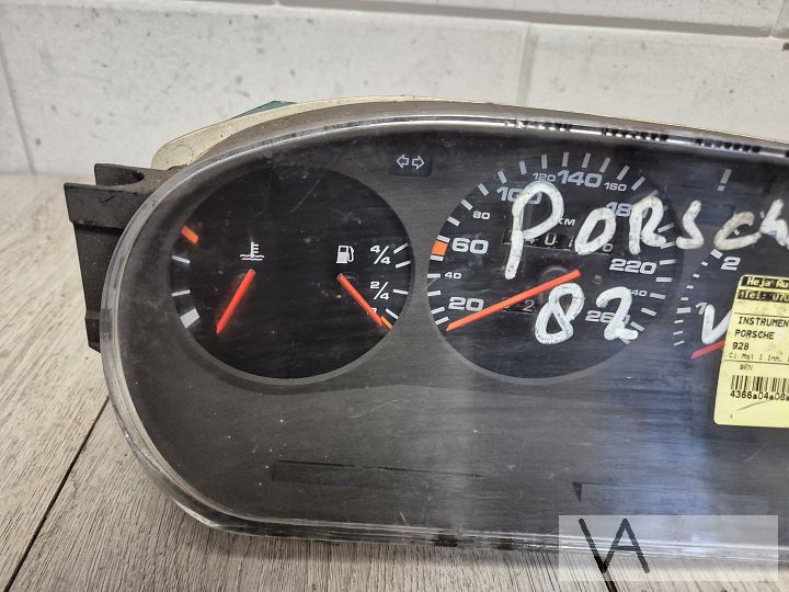 Porsche 928 1977 - 1995 tellerklok cockpit 92864110331 €500 – Foto 2