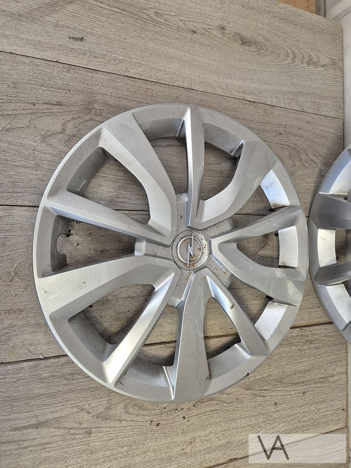 Opel Corsa F 2020 - 2025 wieldop set van 2 - 15 inch - €30 – Foto 2