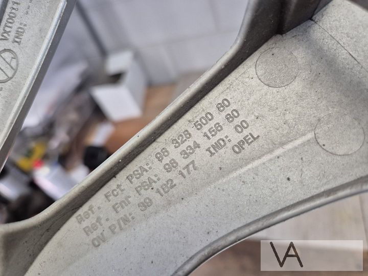 Opel Corsa F 2020 - 2025 wieldop set van 2 - 15 inch - €30 – Foto 4