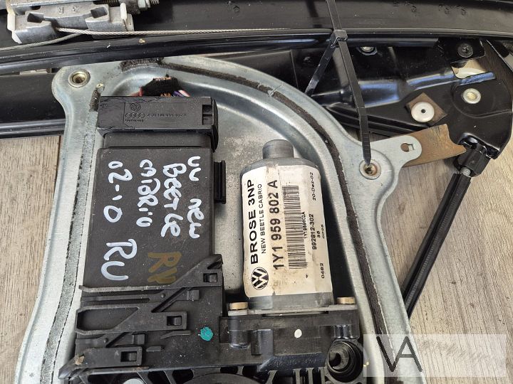 VW New Beetle raammechanisme rechts voor 1y1959802a €400  – Foto 4