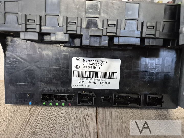 Zekeringkast achter Mercedes C klasse W203 / CLK W209 €40 – Foto 2