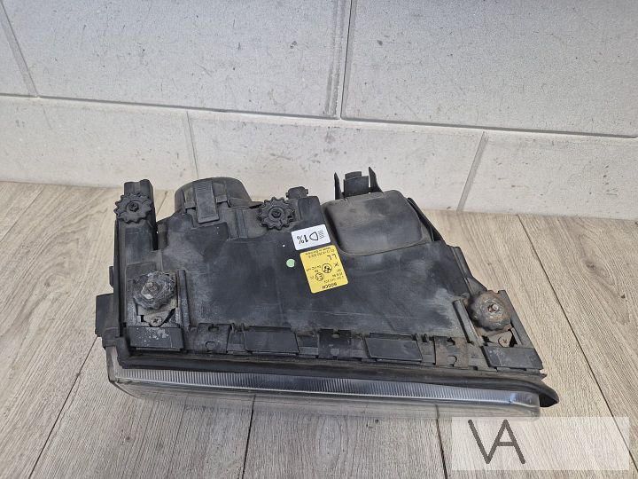 Koplamp rechts van BMW 7 serie E38 1994 - 1999 halogeen €100 – Foto 4