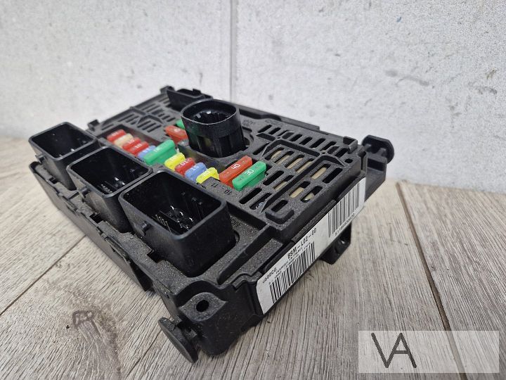 Zekeringkast BSM onder motorkap Peugeot 407 6500cg 2004-2010 – Foto 2