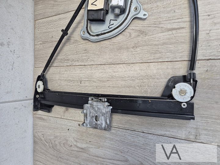 Raammechanisme links voor van VW New Beetle cabriolet €350 – Foto 2