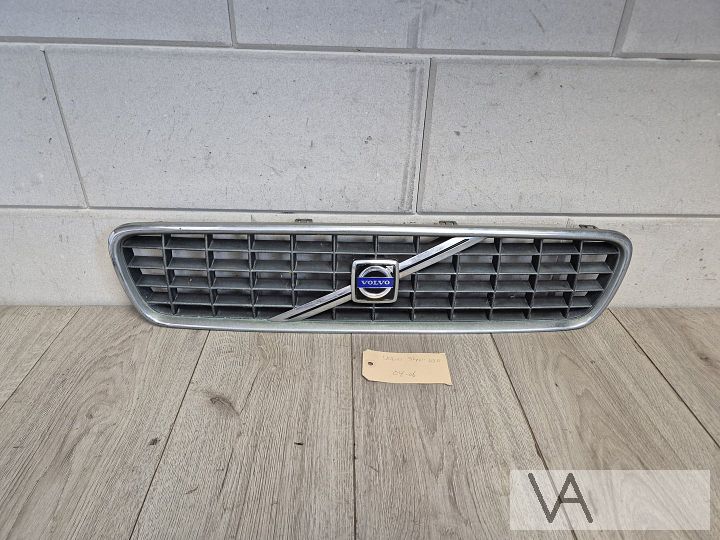 Grille blokjesgrille voor Volvo S40 / V50 2004 tot 2006 €75