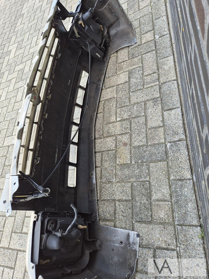 Cadillac SRX 2004 - 2010 voorbumper zilver compleet €750 – Foto 9