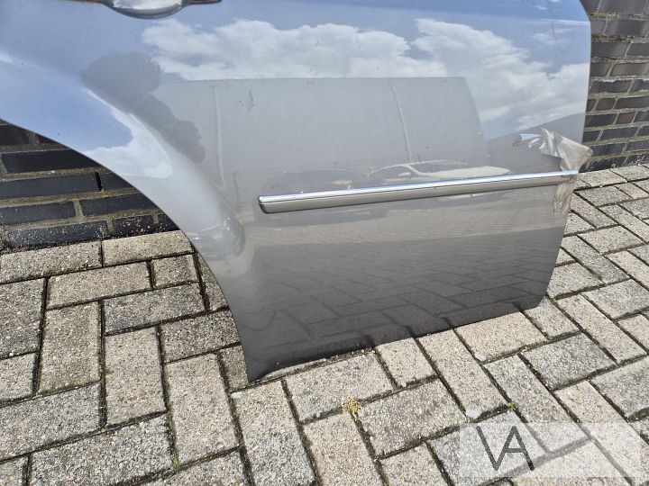 Deur portier rechts achter voor Chrysler 300c grijs €100 – Foto 4