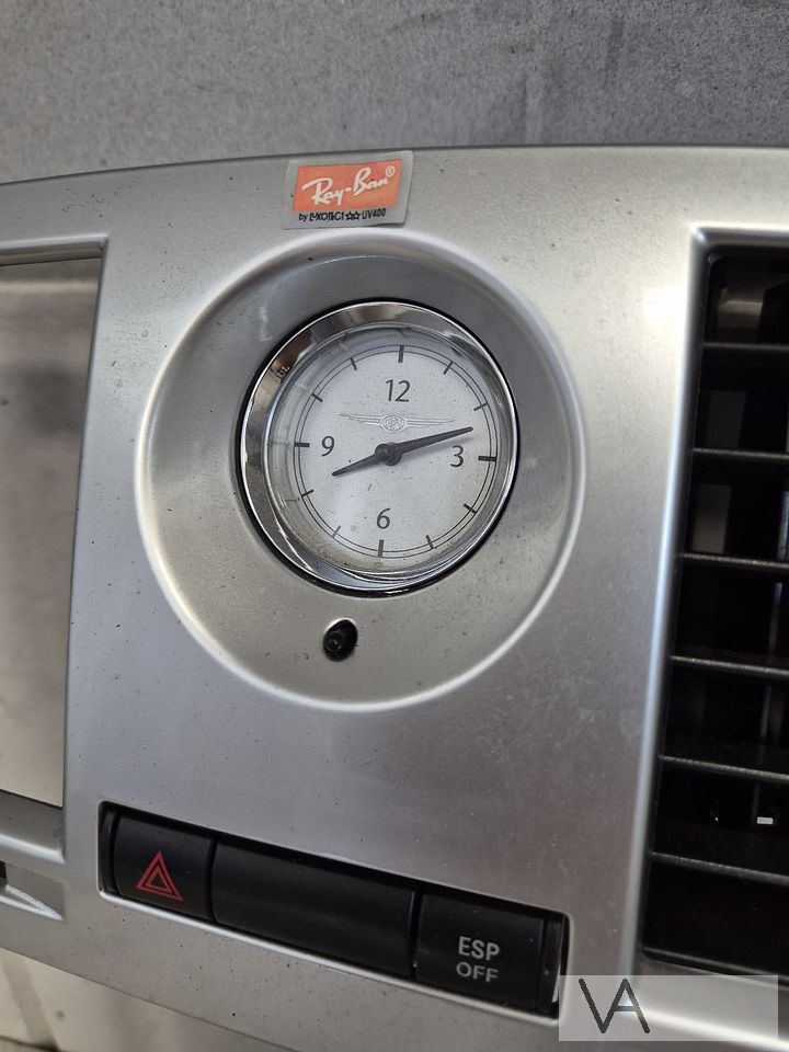 Radio navigatie omlijsting Chrysler 300c sedan MET KLOKJE 50 – Foto 3