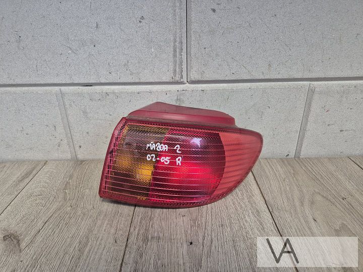 Achterlicht rechts voor Mazda 2 2003 - 2006 rood nette staat