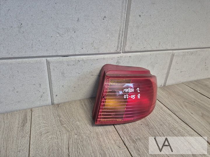 Achterlicht rechts voor Mazda 2 2003 - 2006 rood nette staat – Foto 2