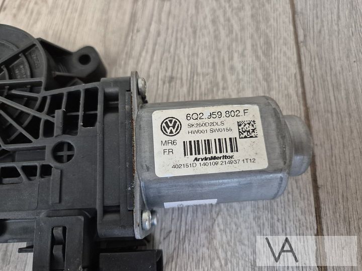 Raammotor links voor VW Polo / Skoda Fabia 6q2959802F €100 – Foto 2