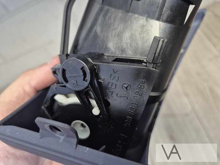 Luchtrooster dashboard rechts blauw Mercedes CLK W208 97-03 – Foto 4
