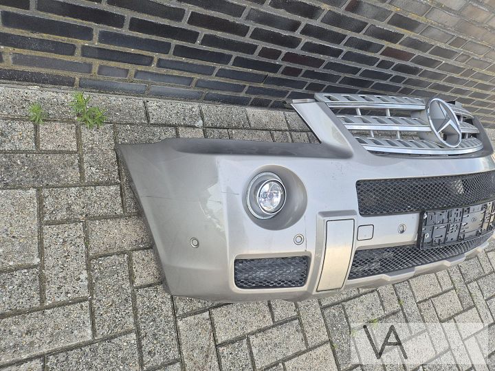 Voorbumper van Mercedes ML W164 AMG 2005 - 2009 origineel – Foto 2