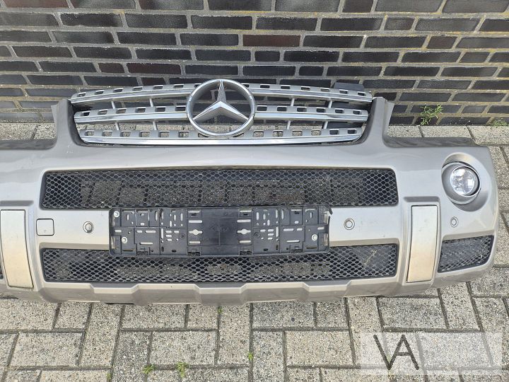 Voorbumper van Mercedes ML W164 AMG 2005 - 2009 origineel – Foto 5