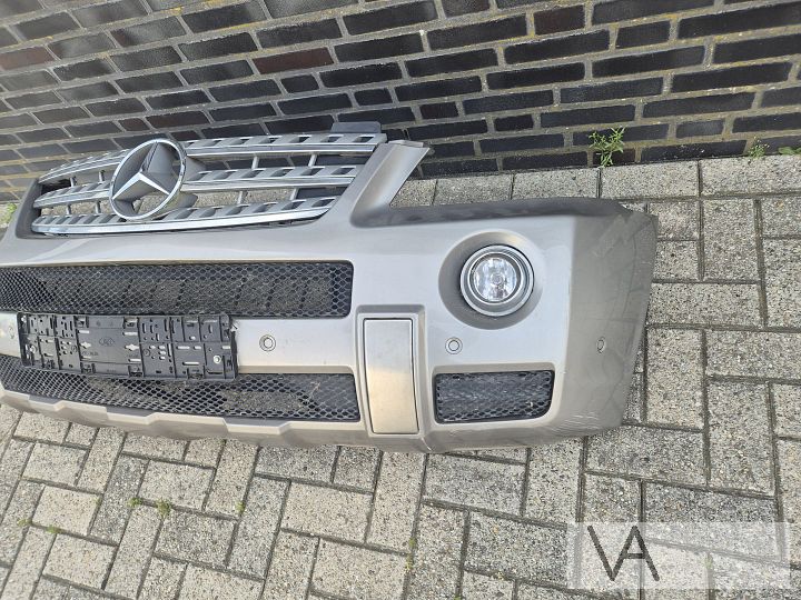 Voorbumper van Mercedes ML W164 AMG 2005 - 2009 origineel – Foto 7