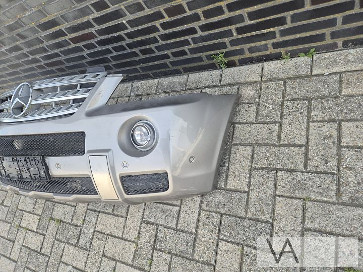 Voorbumper van Mercedes ML W164 AMG 2005 - 2009 origineel – Foto 8