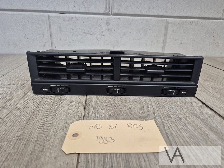 Luchtrooster dashboard van Mercedes SL R129 1298300054 €75