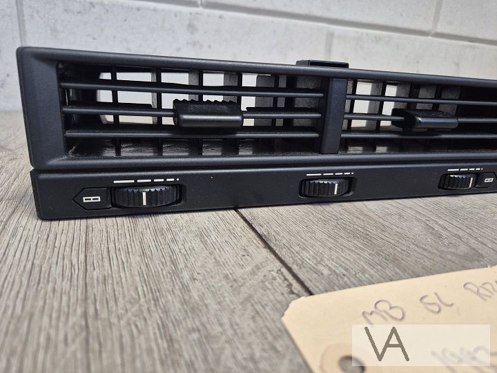 Luchtrooster dashboard van Mercedes SL R129 1298300054 €75 – Foto 2