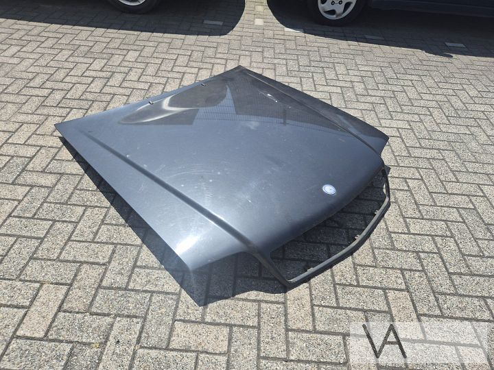 Motorkap van Mercedes SL klasse R129 1989 - 2002 blutsje €400