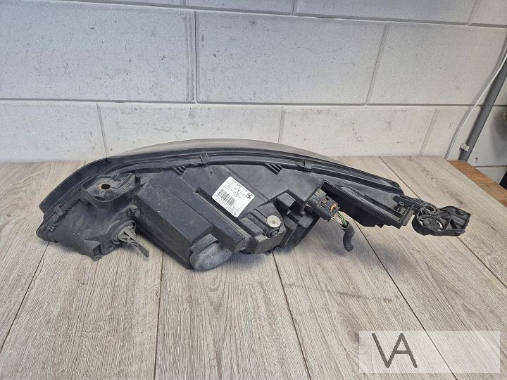 Koplamp rechts van Peugeot 308 2012 tot 2017 9677522980 €100 – Foto 5