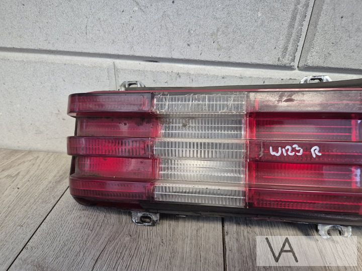 Achterlicht rechts Mercedes W123 1976 - 1985 met lamphouder – Foto 4