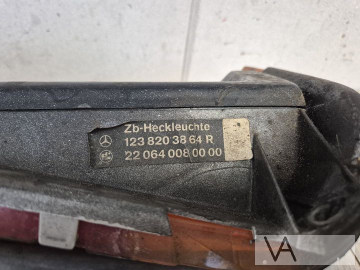 Achterlicht rechts Mercedes W123 1976 - 1985 met lamphouder – Foto 6