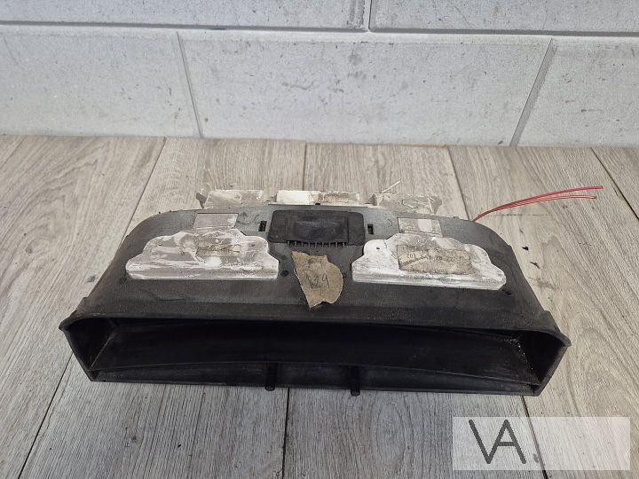 Tellerklok cockpit van Mercedes 190 W201 benzine 2015421567 – Foto 5