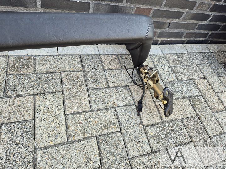 Rollbar met cilinders van Mercedes SL klasse R129 1989 -2002 – Foto 3