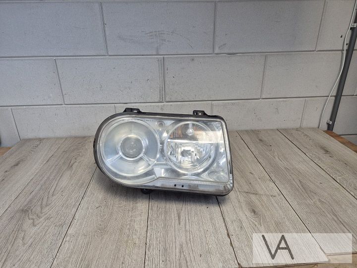 Koplamp rechts van Chrysler 300c 2004 -2010 XENON schadevrij
