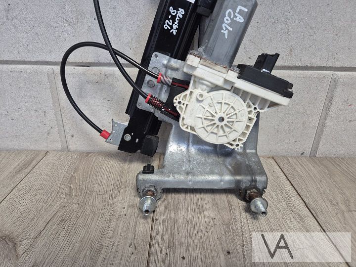Raammechanisme achter links van Mitsubishi Colt cabrio €350 – Foto 2