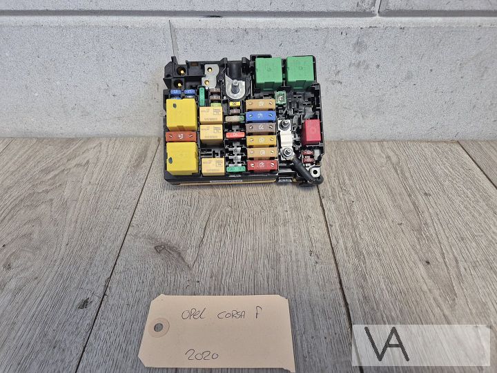 Zekeringkast voor Opel Corsa F / Peugeot 208 9804848480 €30 – Foto 3