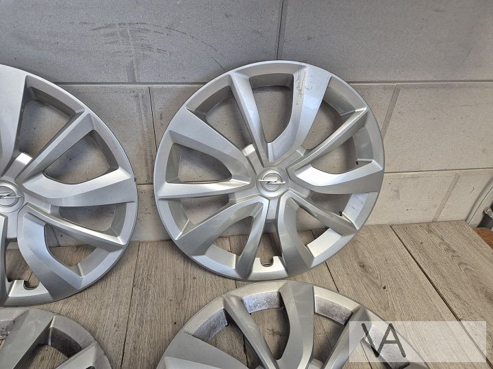 Wieldop set van 4 van Opel Corsa F 2019 - 2025 15 inch €60 – Foto 4