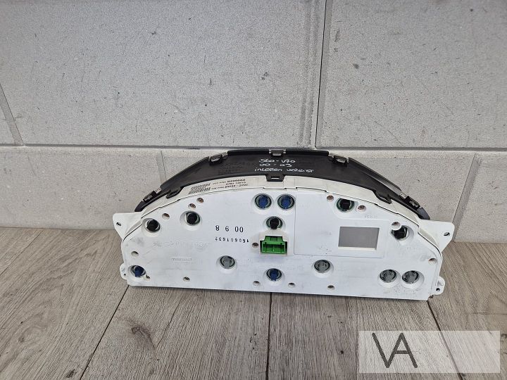 Cockpit teller van Volvo S60 en V70 2000 - 2004 9499668 €50 – Foto 5