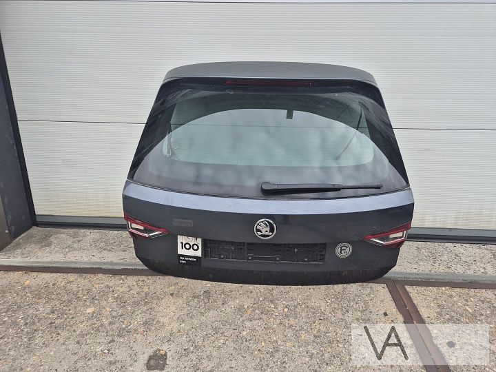 Achterklep van Skoda Superb station 2016 - 2024 grijs €450