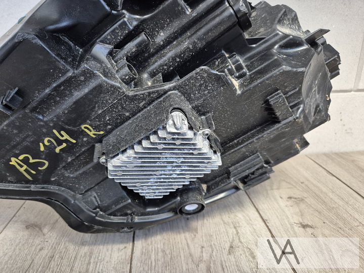 Koplamp rechts Audi A3 8y compleet 8y0941034 zie foto's €200 – Foto 10