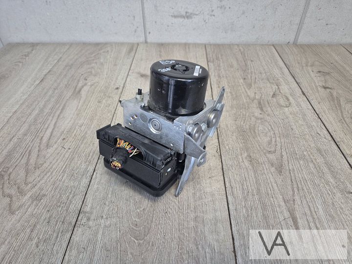 ABS pomp van BMW 3 serie E90 E91 6-cilinder modellen 6776066
