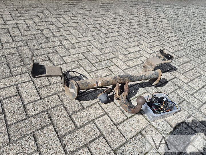 Trekhaak set +module voor Kia Cee'd station 2013 - 2018 €100 – Foto 2