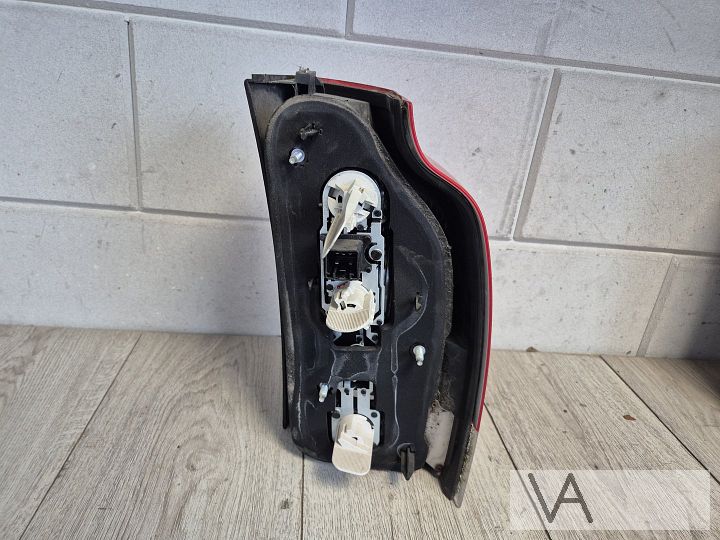 Achterlicht links van Volvo V70 2004 - 2007 €75 facelift led – Foto 3