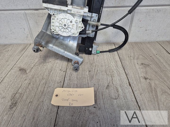 Raammechanisme rechts achter Mitsubishi Colt czc cabrio €350 – Foto 2